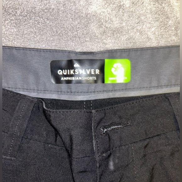 Quiksilver Amphibious Shorts. Size 32 - Picture 2 of 7